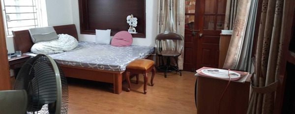 Cho thuê nhà có diện tích gồm 50m2 mặt tiền nằm ngay Nguyễn Đức Cảnh, Tương Mai giá thuê đề xuất 9 triệu/tháng, căn nhà gồm có 4 phòng ngủ, 3 WC-03