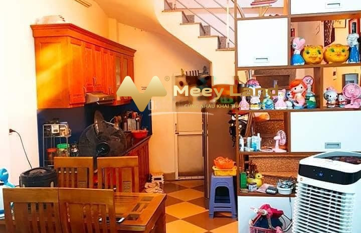 Vị trí thuận lợi ở Nhị Châu, Thanh Trì bán nhà giá thỏa thuận 1 tỷ diện tích gồm 45 m2 trong ngôi nhà này 1 PN liên hệ ngay để được tư vấn