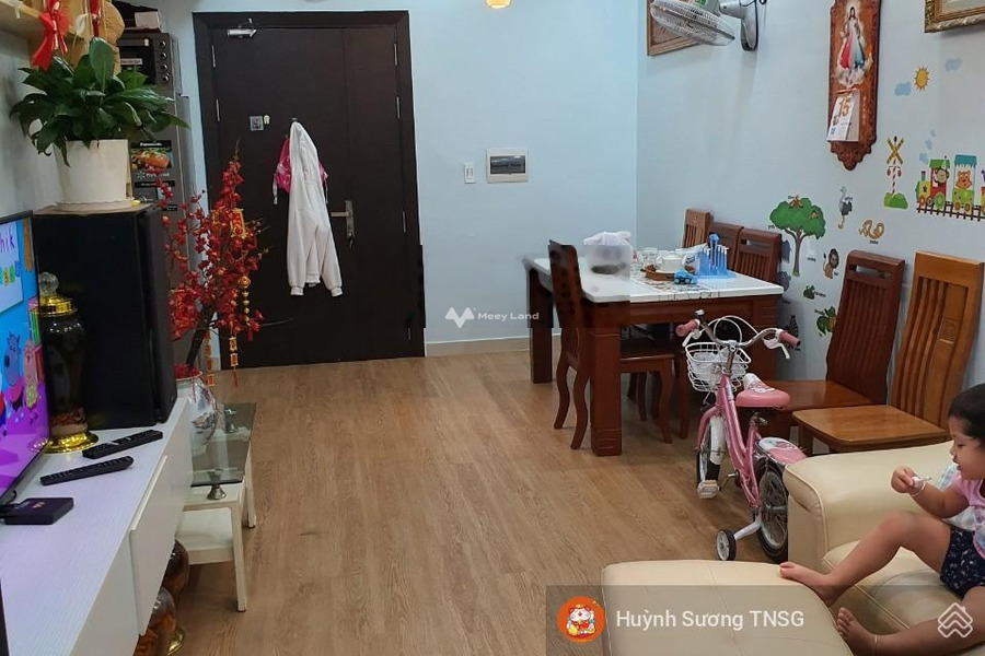 Bán chung cư vị trí hấp dẫn Đường Dc13, Hồ Chí Minh, trong căn hộ bao gồm có 2 PN nhà bao mới-01