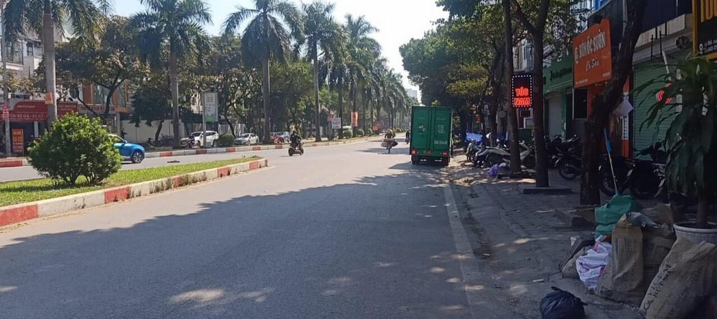 Bán nhà mặt phố Nguyễn khuyến, khu đô thị Văn Quán, Hà Đông