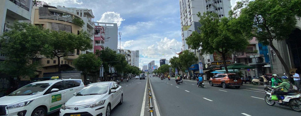 Giá thuê khuyến mãi chỉ 190 triệu/tháng, cho thuê nhà diện tích chuẩn là 105m2 vị trí đặt tại Quận 3, Hồ Chí Minh giá tốt nhất-03