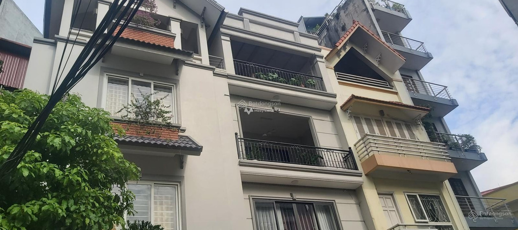 Bán nhà vị trí mặt tiền ở Phú Thượng, Tây Hồ bán ngay với giá đề cử 19 tỷ diện tích chuẩn 100m2 trong căn nhà này có 5 PN