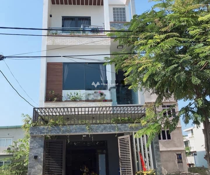 Có diện tích 100m2 bán nhà vị trí thuận lợi tọa lạc ngay tại Cẩm Lệ, Đà Nẵng hướng Đông Bắc trong nhà này thì có 3 PN 4 WC cảm ơn đã xem tin-01