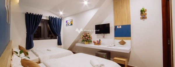 DT 133m2 bán nhà ở mặt tiền tọa lạc ngay trên Đà Lạt, Lâm Đồng trong căn nhà này gồm 23 phòng ngủ mặt đường 7 m khách có thiện chí liên hệ ngay.-02