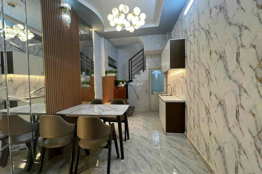 Cho thuê nhà diện tích gồm 29m2 tọa lạc ngay ở Phường 1, Hồ Chí Minh giá thuê đặc biệt 11 triệu/tháng, trong nhà tổng quan có tổng 2 phòng ngủ, 3 WC-01