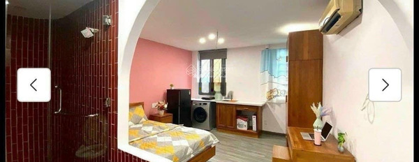 Ngôi nhà này bao gồm 25 phòng ngủ, bán nhà ở có diện tích chung 88.79m2 bán ngay với giá cực sốc 20 tỷ vị trí ngay tại Nha Trang, Khánh Hòa hướng Đông-02