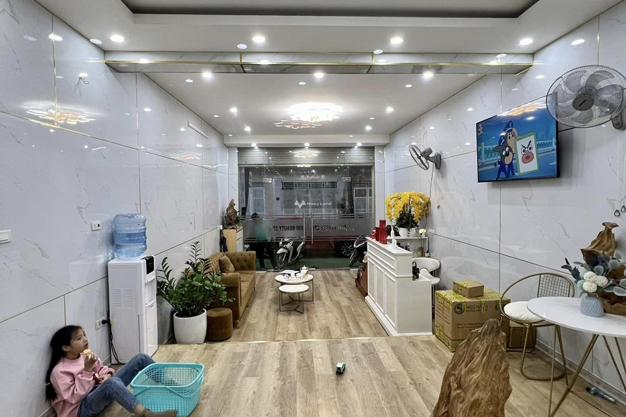 Diện tích rộng 90m2 bán nhà vị trí mặt tiền ở Hà Đông, Hà Nội trong nhà nhìn chung gồm có 4 PN 5 WC vui lòng liên hệ để xem trực tiếp-01