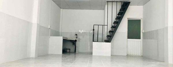Tại Tân Tạo, Bình Tân cho thuê nhà thuê ngay với giá thị trường chỉ 8 triệu/tháng, trong ngôi nhà này 2 phòng ngủ, 2 WC-02