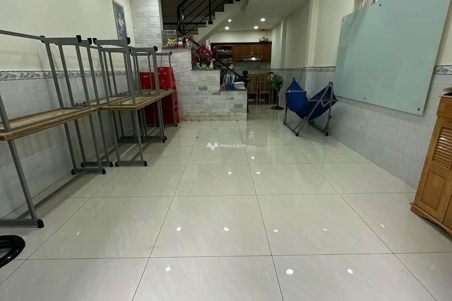 Diện tích 60m2 bán nhà ở nằm ngay bên trong Bình Tân, Hồ Chí Minh trong nhà nhìn chung bao gồm 2 phòng ngủ 1 WC lh xem trực tiếp-01