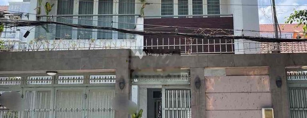 Diện tích chuẩn 320m2, cho thuê nhà ở vị trí mặt tiền tại Hoàng Diệu, Hồ Chí Minh, căn nhà có tổng 6 phòng ngủ, 6 WC vị trí tốt-02