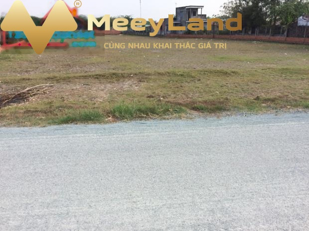 Sang nhượng chính chủ miếng đất mặt tiền đường Nguyễn Văn Dương, thị trấn Đức Hòa, Long An