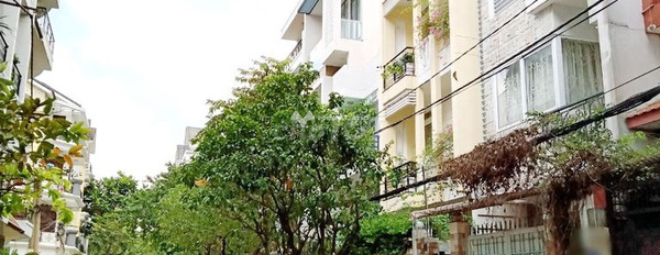 Vị trí ngay trên Bình Chánh, Hồ Chí Minh cho thuê nhà thuê ngay với giá hấp dẫn chỉ 27 triệu/tháng, trong nhà có tổng 5 phòng ngủ, 4 WC-02