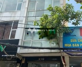 Cho thuê nhà diện tích trong khoảng 80m2 Nằm ngay trên Phường 6, Hồ Chí Minh giá thuê chốt nhanh 42 triệu/tháng, ngôi nhà bao gồm có 3 phòng ngủ, 3 WC-03