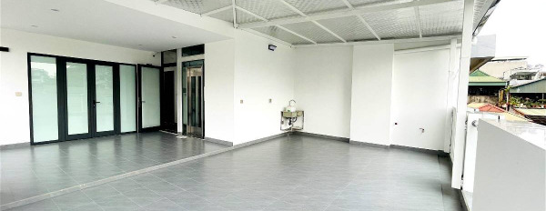 Bán nhà phố Hoàng Cầu quận Đống Đa, 100m2, mặt tiền 12m-03