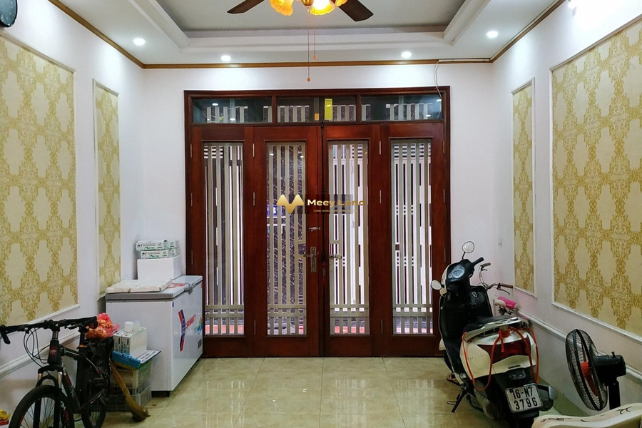 Cho thuê nhà vị trí đẹp tọa lạc ngay tại Trương Định, Tương Mai, giá thuê giao lưu 12 triệu/tháng diện tích rộng 40.5m2, trong căn này thì gồm 3 PN-01