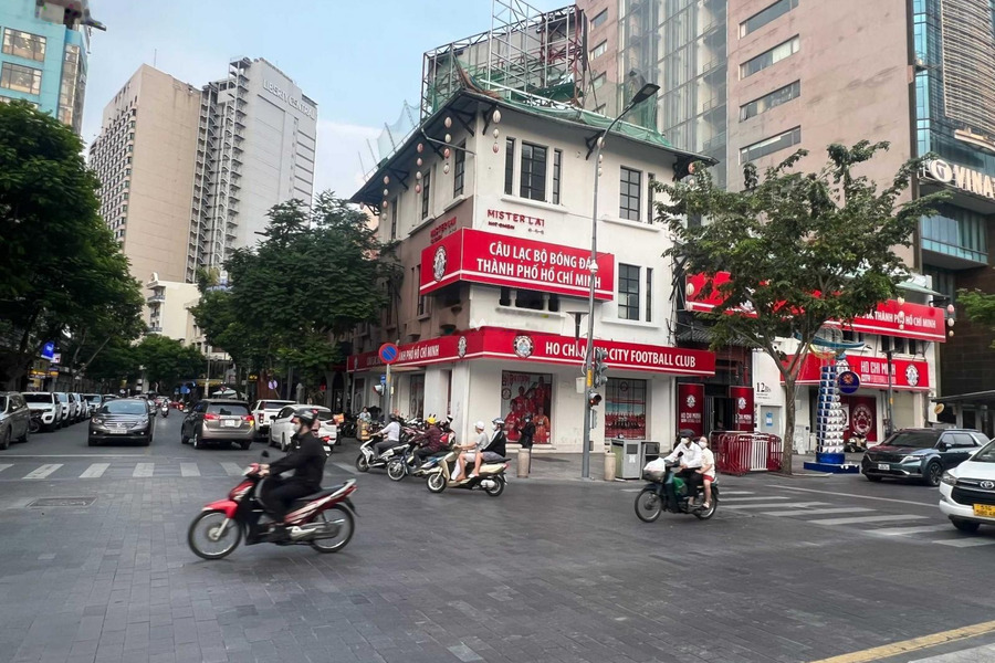 Diện tích thực đúng với trên ảnh 810m2, cho thuê nhà ở vị trí thuận lợi Quận 1, Hồ Chí Minh liên hệ liền-01