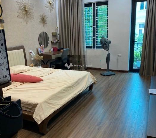 Có diện tích chính 32m2 bán nhà vị trí tốt tại Phú Đô, Hà Nội nhà tổng quan có tổng 3 phòng ngủ 3 WC vui lòng liên hệ để xem trực tiếp