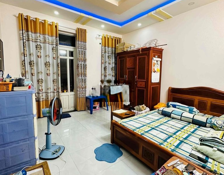 Cho thuê nhà có diện tích tiêu chuẩn 32m2 mặt tiền nằm ở Tô Ngọc Vân, Hồ Chí Minh giá thuê mua liền chỉ 5.5 triệu/tháng, ngôi nhà có tổng 3 PN, 2 WC-01
