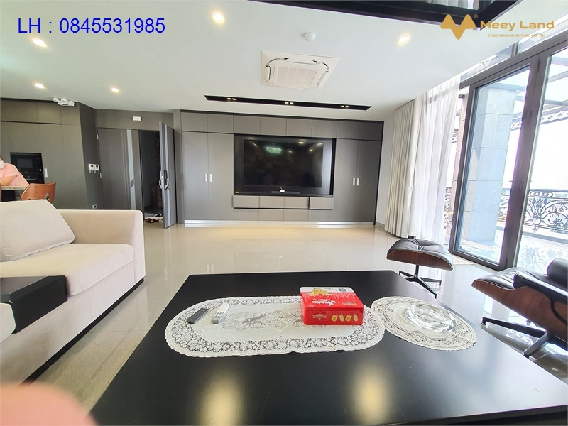 Bán gấp biệt thự Vinhomes Riverside nội thất vip, view sông, 210 m2, giá 40 tỷ-01