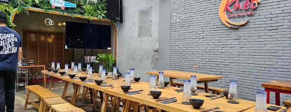 SANG NHÀ HÀNG BEER FOOD ĐẸP LẮM DT: 250m 2 khách đông . -02