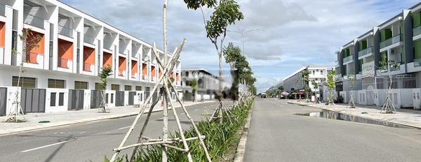 Nhà gồm có 10 phòng ngủ bán nhà giá bán đề cử chỉ 2.7 tỷ có diện tích chung 110m2 vị trí mặt tiền nằm ở Vĩnh Quang, Kiên Giang-02