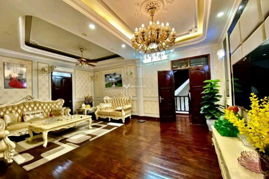 Căn nhà gồm 10 phòng ngủ bán nhà bán ngay với giá thỏa thuận chỉ 220 tỷ diện tích chuẩn 250m2 tọa lạc ở Hàng Bài, Hoàn Kiếm-01