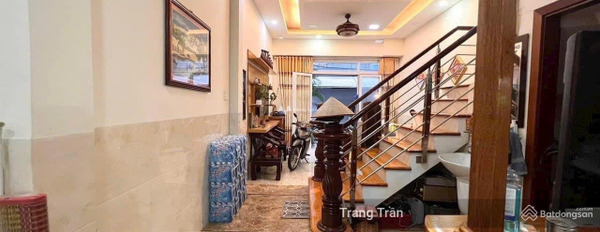 Cần trang trải nợ bán nhà vị trí tốt ở Phan Tôn, Quận 1 có diện tích chung là 53m2 tổng quan nhìn tổng quan gồm 4 phòng ngủ 4 WC liên hệ chính chủ.-03