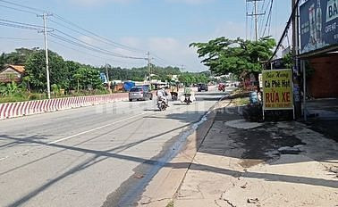 Gia đình cần bán lô đất tại khu đô thị Phương Trường An, đường khu phố 4 - Tân Định - Thị xã Bến Cát-03