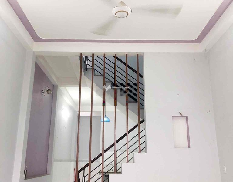 Cho thuê nhà với diện tích tiêu chuẩn 76m2 vị trí tại An Lạc, Bình Tân giá thuê cực mềm 14 triệu/tháng, nhà này gồm 2 phòng ngủ, 2 WC-01