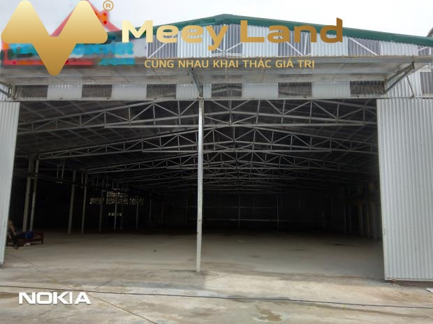 Cho thuê kho bãi diện tích thực dài 700 m2, tọa lạc ngay tại Quận Hà Đông, Hà Nội, giá siêu rẻ 49 triệu/tháng