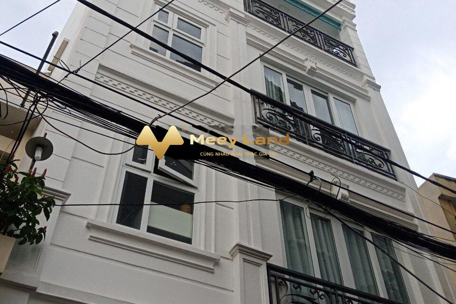 Ngôi nhà này bao gồm 5 phòng ngủ, cho thuê nhà, giá thuê thực tế từ 40 triệu/tháng diện tích khoảng 108m2 vị trí thích hợp Quận Phú Nhuận, Hồ Chí Minh-01