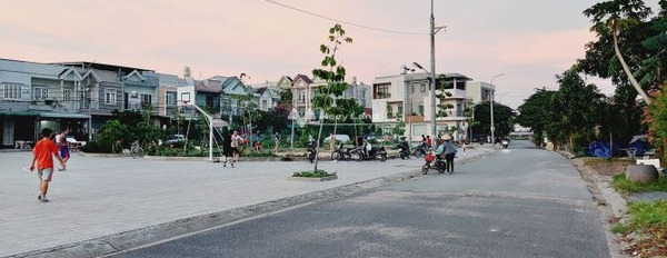 Bán biệt thự trong Tân Phong, Biên Hòa bán ngay với giá khởi đầu từ 5.5 tỷ có diện tích tiêu chuẩn 90m2, trong nhà này 3 phòng ngủ-02