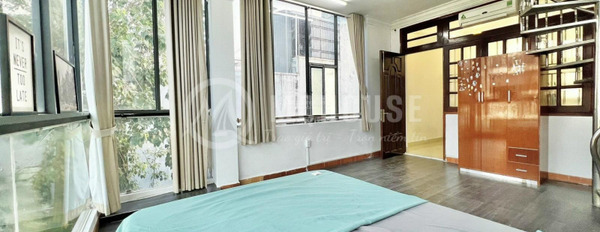 Cho thuê căn hộ 1 phòng ngủ view kính - gần Đại Học Văn Lang -03
