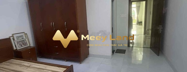 Mặt tiền nằm ở Phường 13, Hồ Chí Minh cho thuê nhà giá thuê chỉ 19 triệu/tháng, tổng quan trong nhà 5 phòng ngủ, 6 WC-02