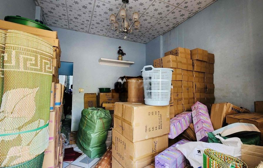 Nhà gồm 2 phòng ngủ, cho thuê nhà, thuê ngay với giá siêu rẻ từ 5 triệu/tháng có diện tích là 150m2 Nằm ngay trên Nguyễn Tri Phương, Đắk Lắk-01