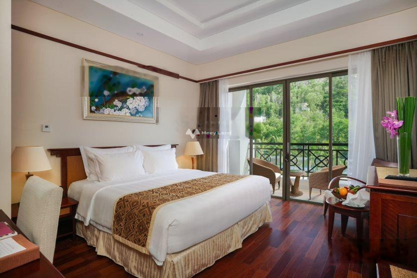 Giá bán đặc biệt 16.9 tỷ bán biệt thự diện tích quy ước 450m2 vị trí thích hợp Nha Trang, Khánh Hòa, tổng quan gồm 4 phòng ngủ, 4 WC-01