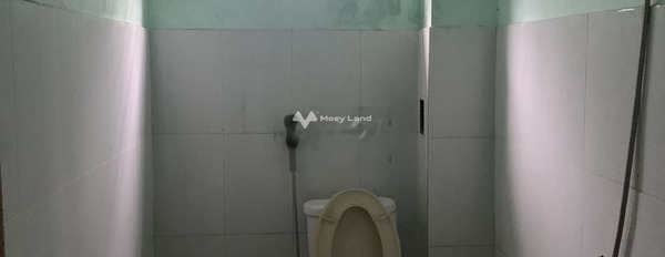 Với tổng diện tích 72m2, cho thuê nhà ở vị trí đẹp tọa lạc tại Kinh Dương Vương, Đà Nẵng, trong nhà này gồm có 2 phòng ngủ, 2 WC khu vực tiềm năng-02