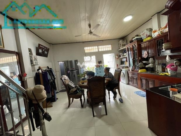 Ở Biên Hòa, Đồng Nai, bán nhà, giá bán cơ bản 4.1 tỷ diện tích chuẩn 102m2, trong nhà này thì có 3 phòng ngủ liên hệ ngay để được tư vấn-01