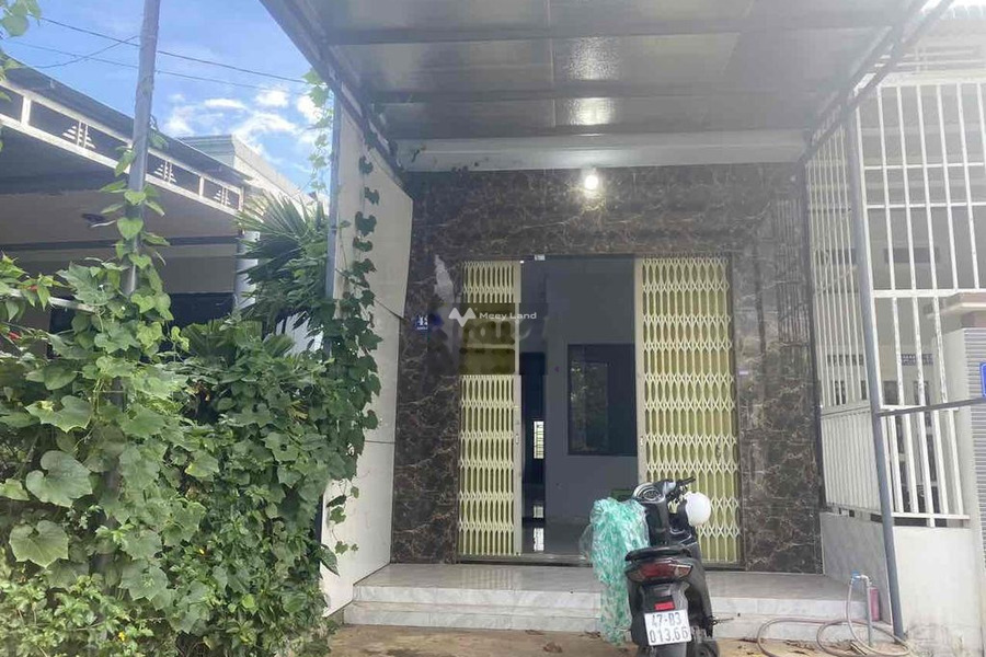 Diện tích khoảng 100m2 bán nhà vị trí mặt tiền nằm ở Nguyễn Trường Tộ, Ea Tam hướng Đông Bắc tổng quan nhà này 2 phòng ngủ 1 WC vị trí siêu đẹp-01
