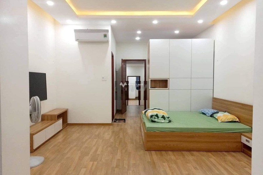 Cho thuê nhà với diện tích rộng 110m2 gần Thế Lữ, Sơn Trà thuê ngay với giá siêu rẻ chỉ 20 triệu/tháng, trong nhà nhìn chung có 4 PN, 4 WC-01