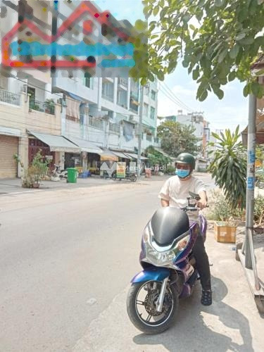 Với đường rộng 30 m nằm trên Quận 8, Hồ Chí Minh cho thuê nhà giá thuê mềm từ 30 triệu/tháng, trong nhà có tổng 6 PN-01