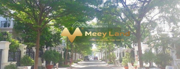 Cần tiền mua đất bán liền kề vị trí nằm ở Quận Gò Vấp, Hồ Chí Minh bán ngay với giá mong muốn chỉ 46 tỷ có một dt 230m2, trong ngôi nhà này gồm 6 PN, ...-02