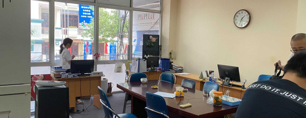 Thuê ngay với giá giao động 10 triệu/tháng cho thuê sàn văn phòng vị trí đặt vị trí nằm tại Linh Lang, Cống Vị có một diện tích 30m2-02