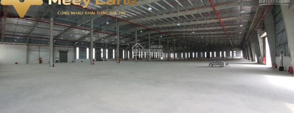 Nhà gặp khó khăn cho thuê kho bãi dt 2000 m2 vị trí nằm ở Phú Thị, Gia Lâm thuê ngay với giá cơ bản từ 130 triệu/tháng khuôn viên rộng-02