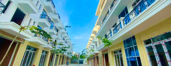 Bán nhà phố đẹp nằm mặt tiền cuối đường Nguyễn Oanh-02