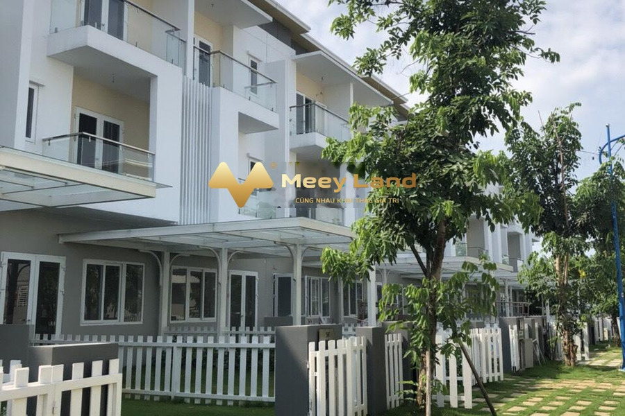 Nhà có 3 phòng ngủ, cho thuê nhà ở có dt gồm 115 m2 thuê ngay với giá mềm chỉ 12 triệu/tháng ngay trên Phú Hữu, Hồ Chí Minh-01