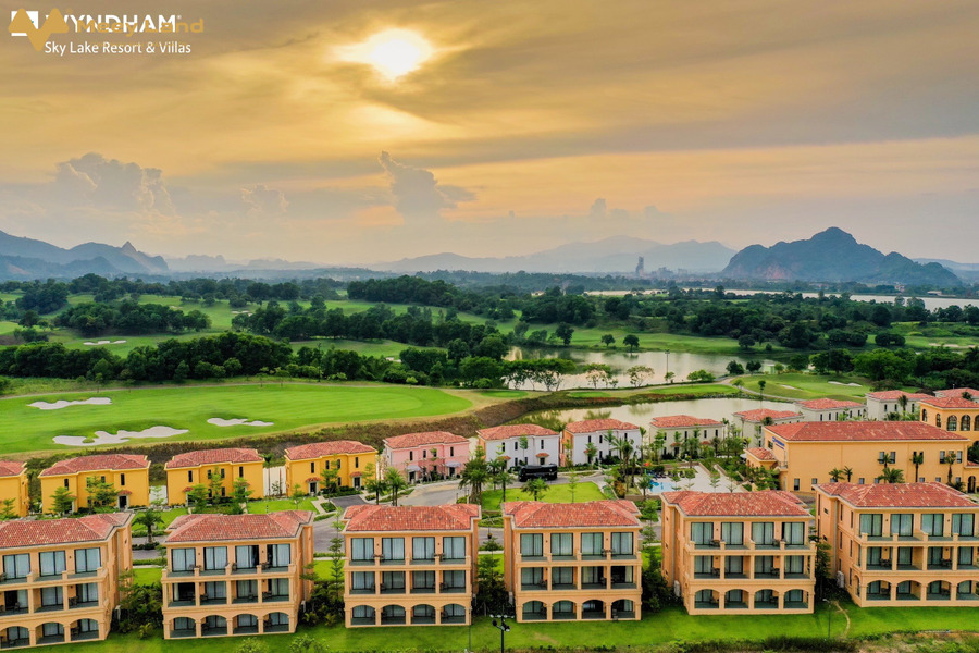 Wyndham Sky Lake Resort & Villas quỹ căn view hồ giới hạn. Liên hệ ngay để biết thêm thông tin-01