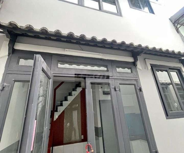 Chuyển công tác bán lại căn nhà ở Hóc Môn 4x13 SHR giá 397 triệu -01