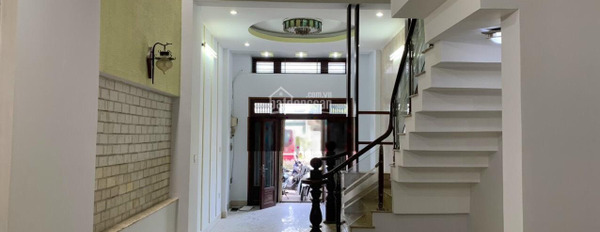 Trong nhà tổng quan có tổng 4 phòng ngủ, cho thuê nhà ở có diện tích gồm 68m2 giá thuê đề cử chỉ 9 triệu/tháng tại Đường 5, Hồ Chí Minh, hướng Bắc-02