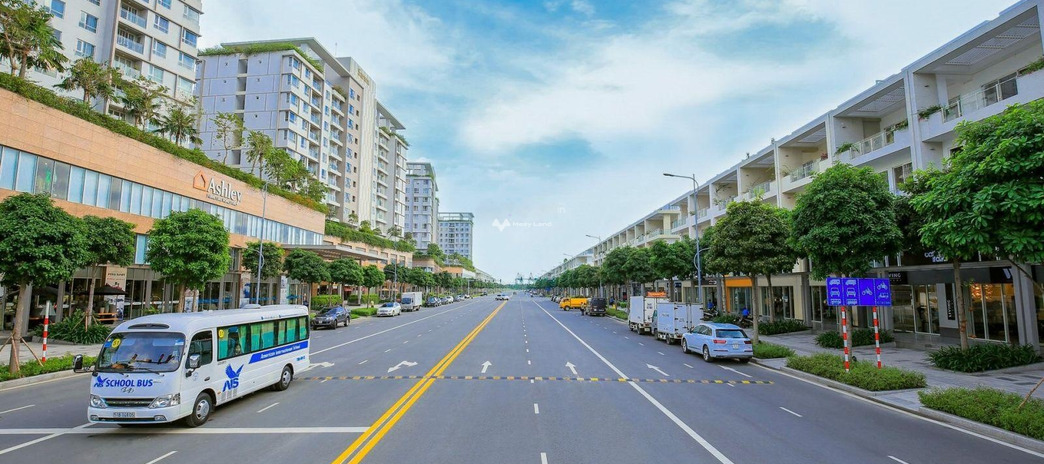 Nhà có 14 PN bán nhà ở có diện tích chính 322m2 giá bán cơ bản 350 tỷ vị trí thuận lợi tọa lạc tại Quận 2, Hồ Chí Minh